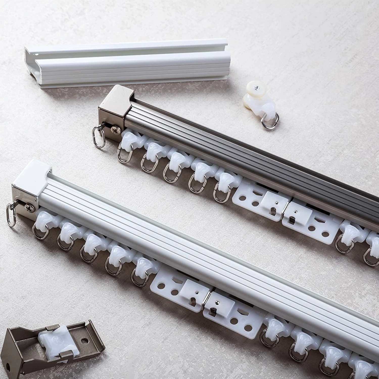 A08 · Straight track — image 1