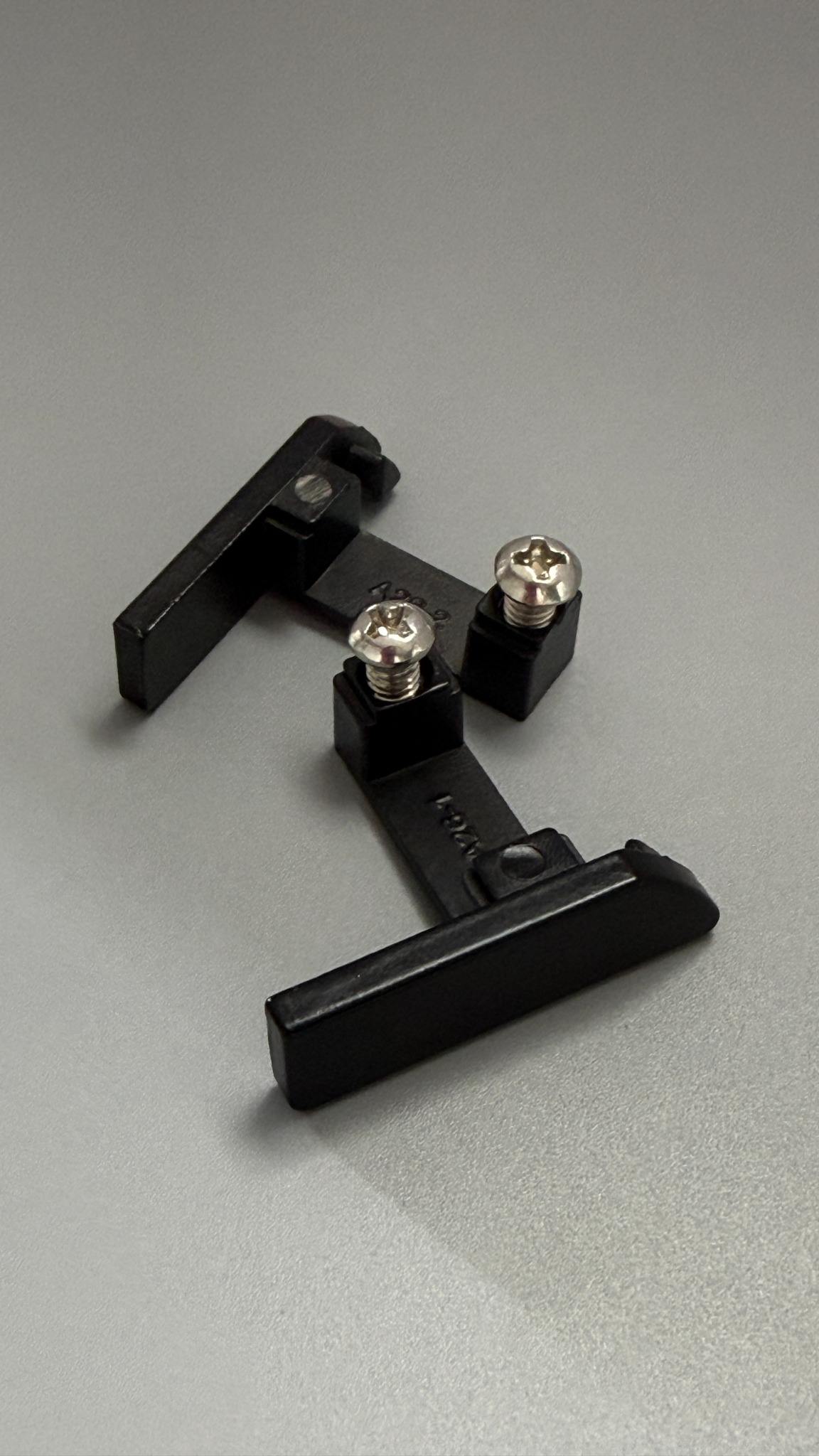 A26 end-cap and fixing detail