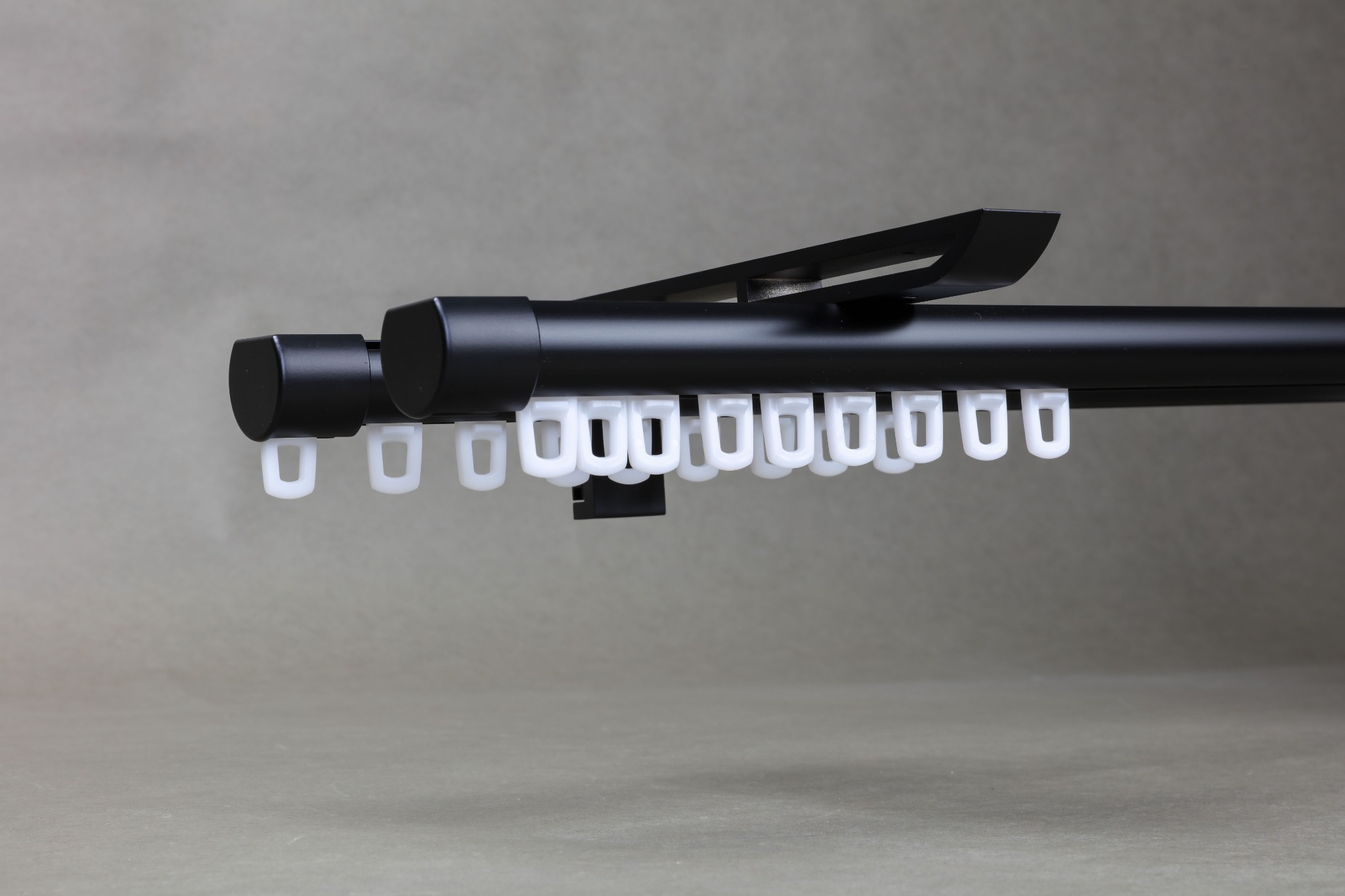 Banquet tier · Double-track bracket — image 1