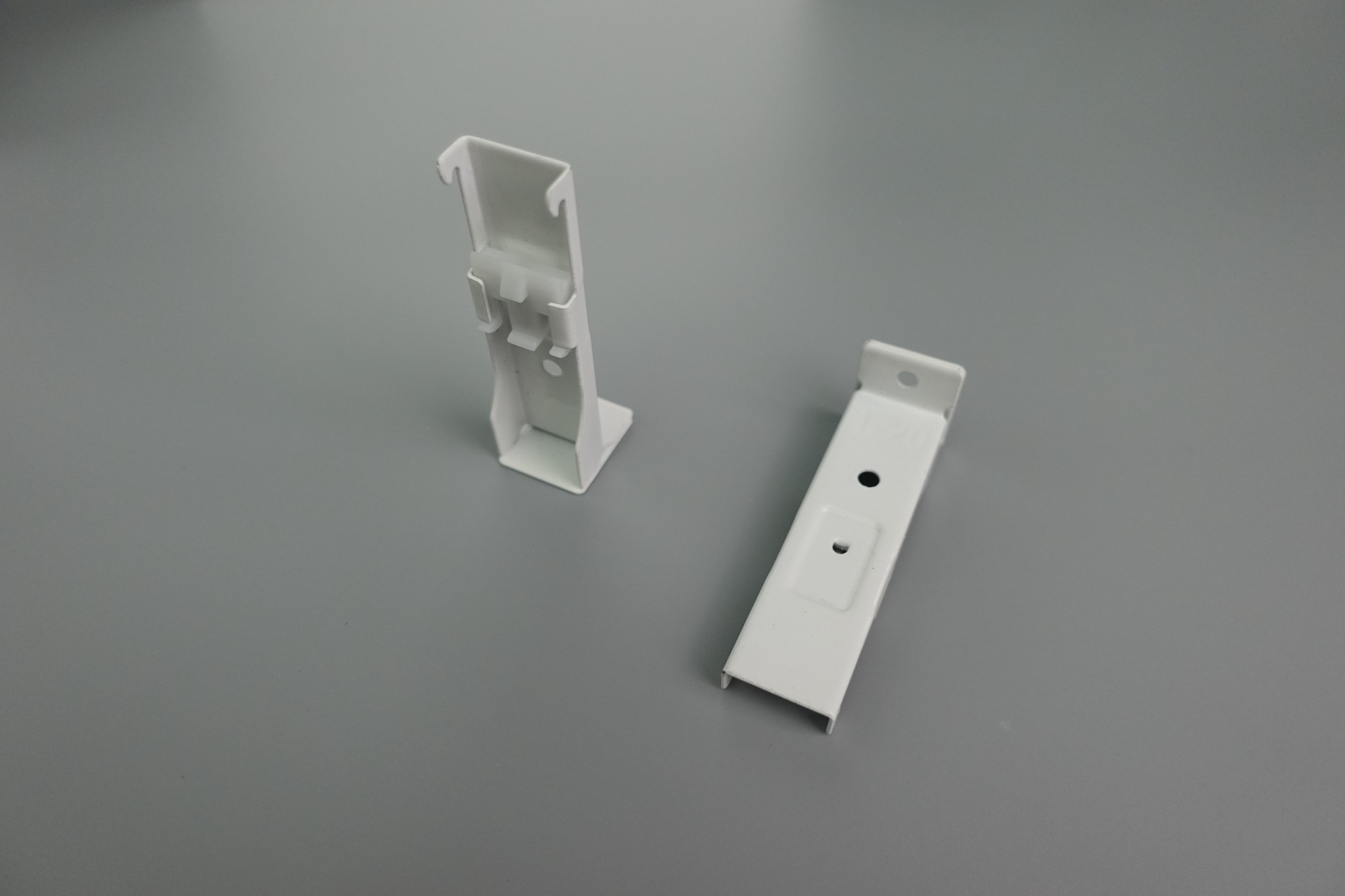 Double-track wall-mount bracket — image 1